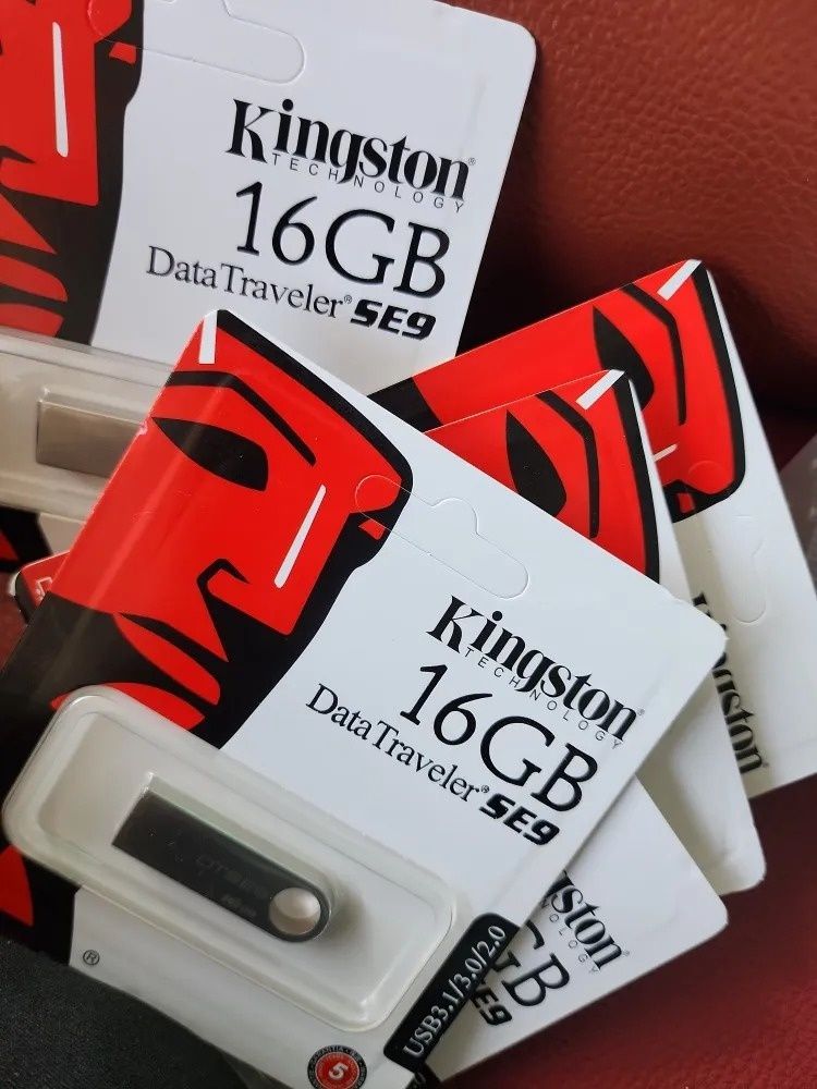 Флеш накопители(флешки) и SD-карты.(Sandisk,Samsung,Kingston,Toshiba)O
