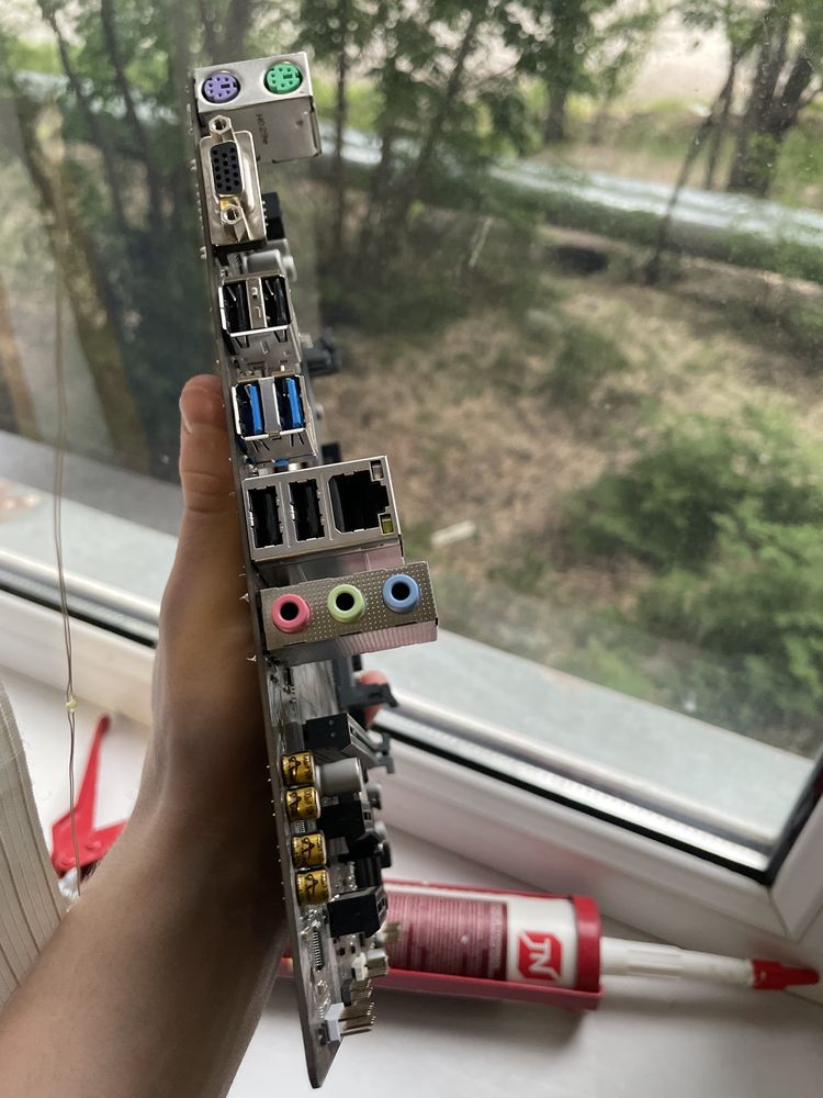 Материнская плата ddr4 GIGABYTE