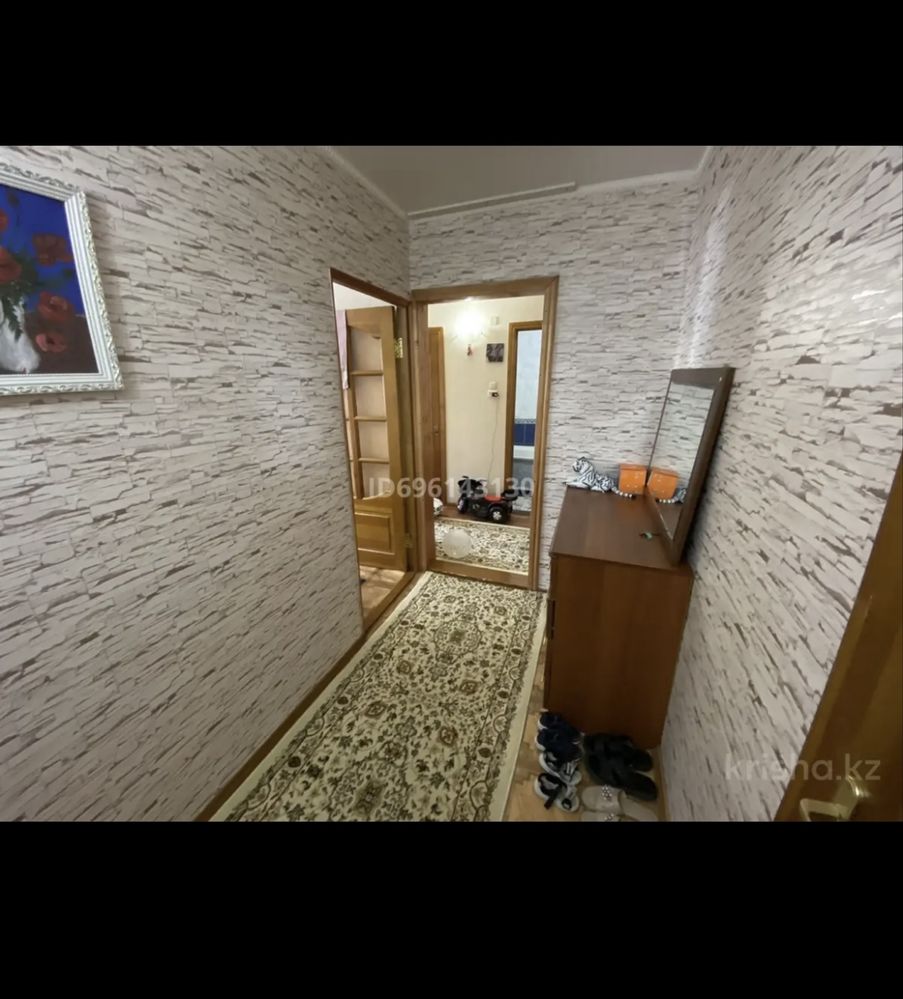 Продам квартиру в 4 микрорайон 2 дом 1 этаж