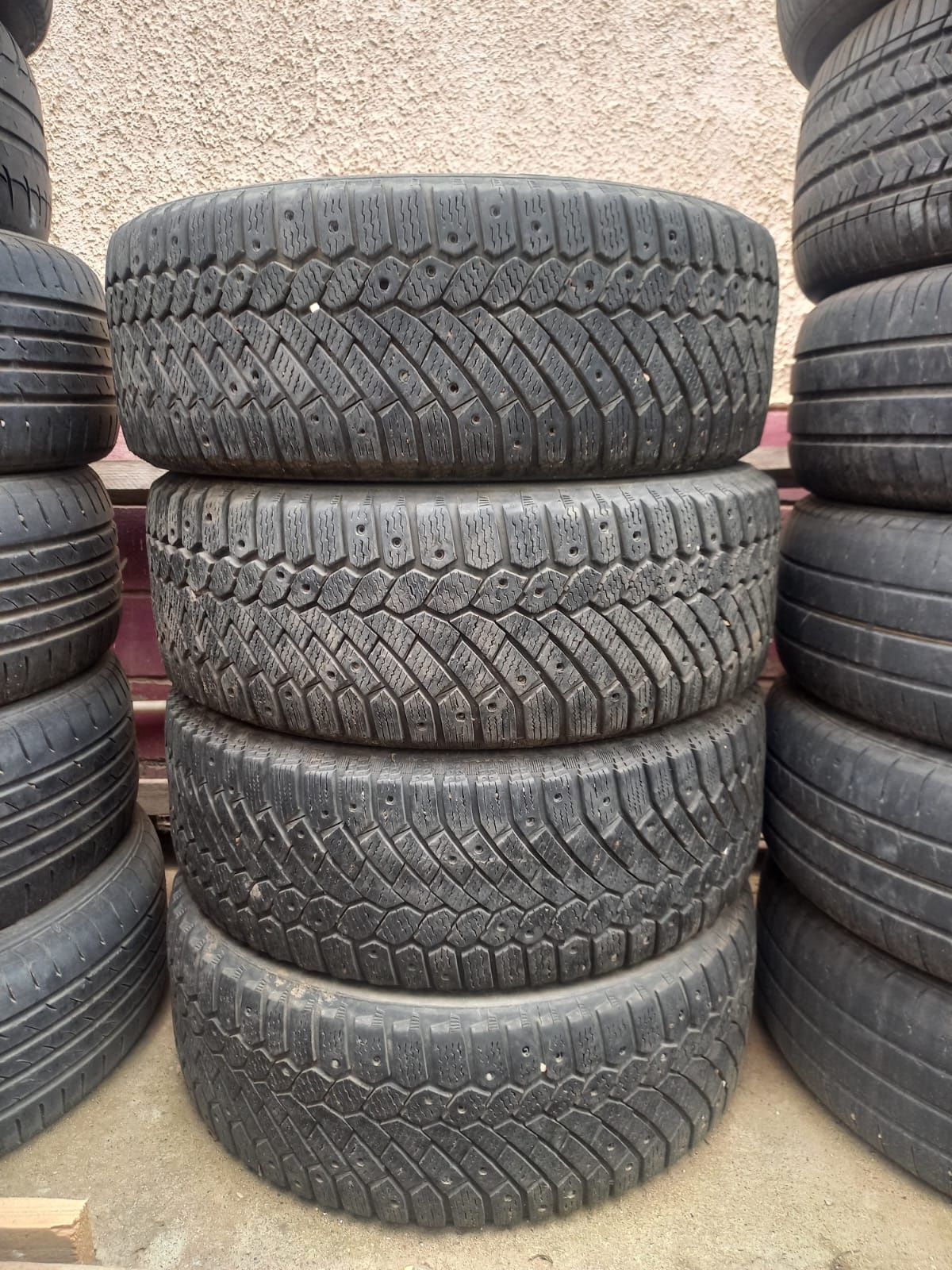 Продам зимние шины 205 55 R 16