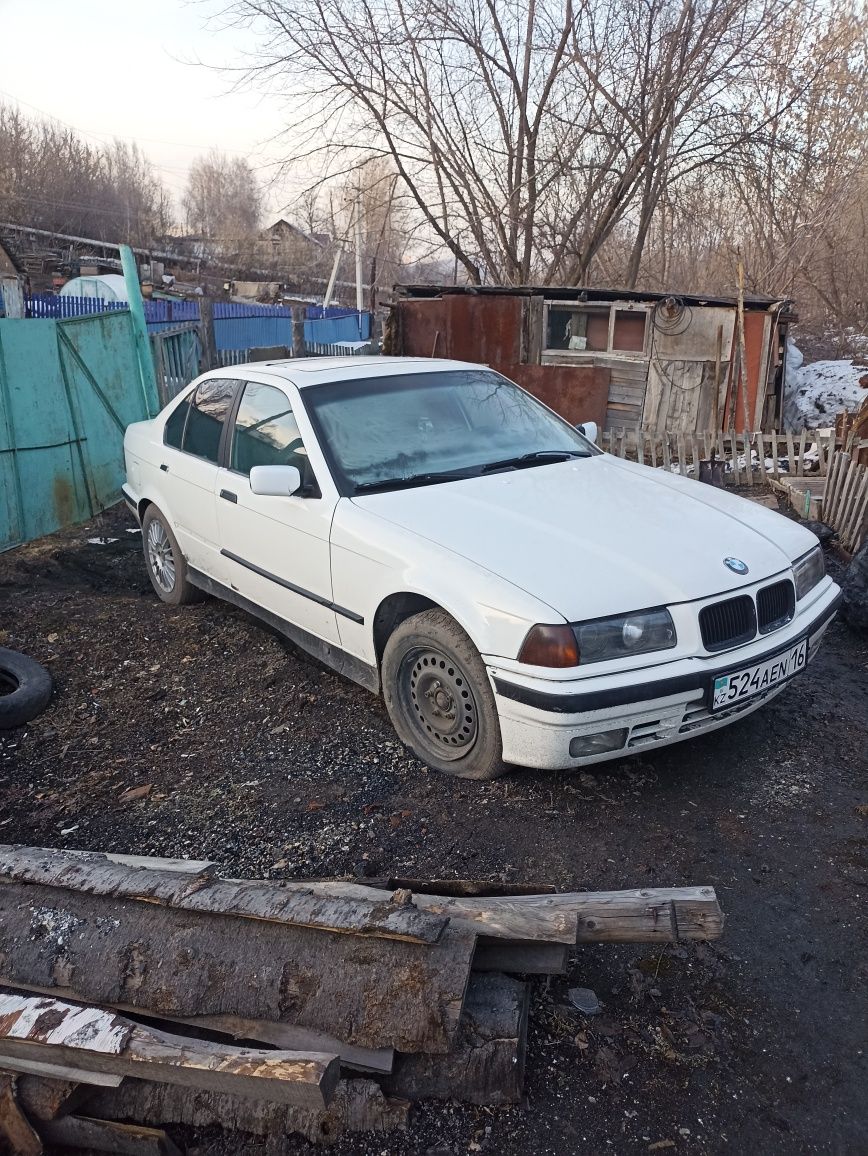Продам машину БМВ 318 3серии