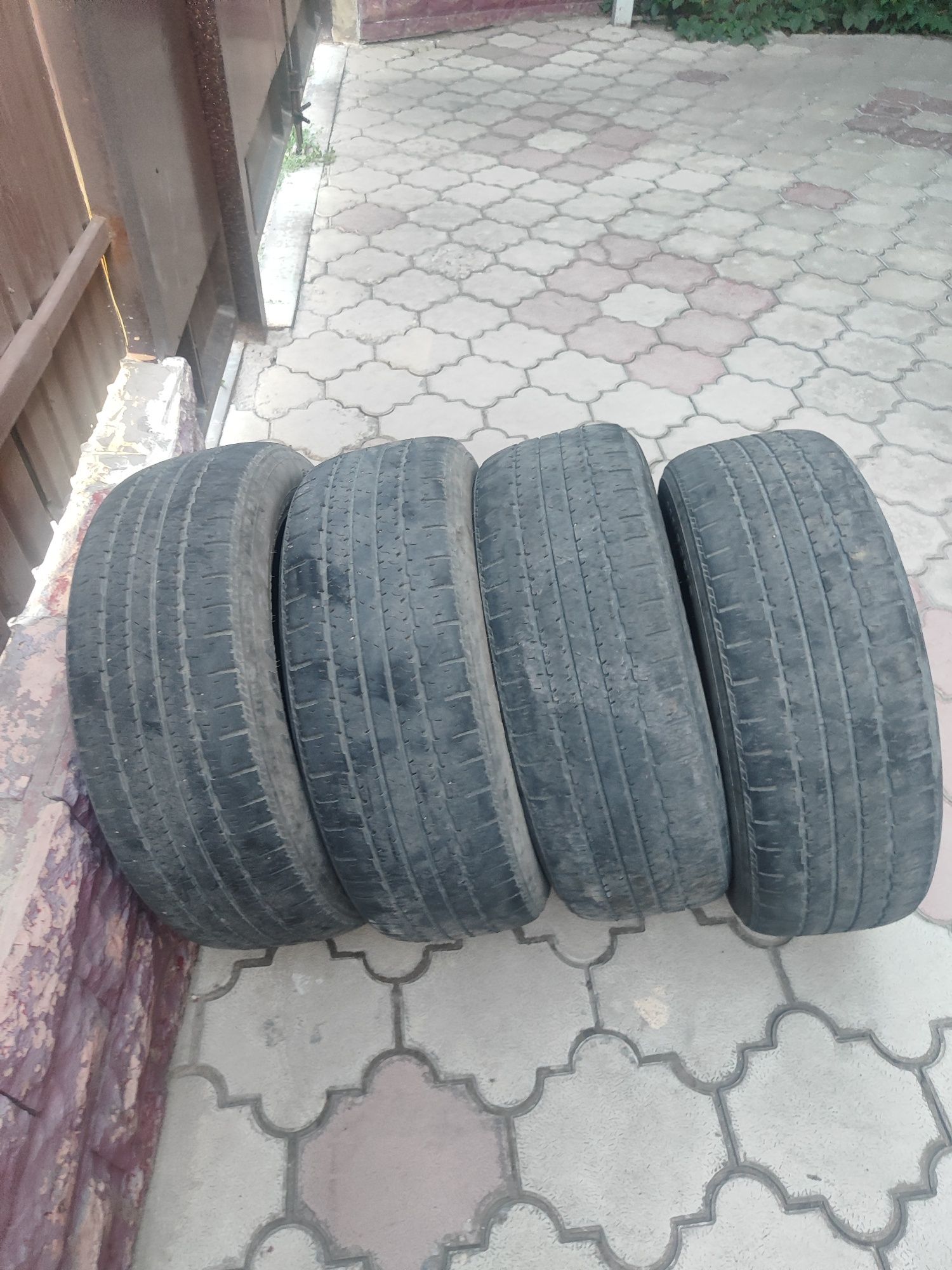 Продам буу шины летние r18