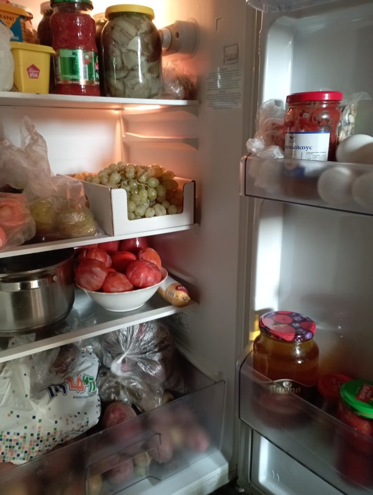 Продам холодильник beko,морозильную камеру Бирюса,в рабочем состоянии.