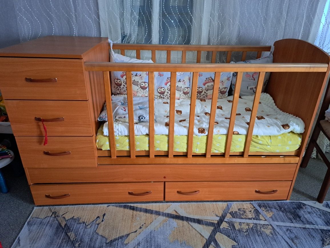 Продам детскую кроватку
