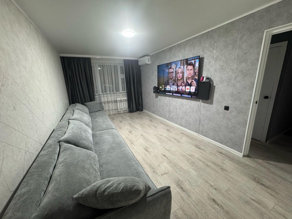 Продам 2 ком квартиру в центре