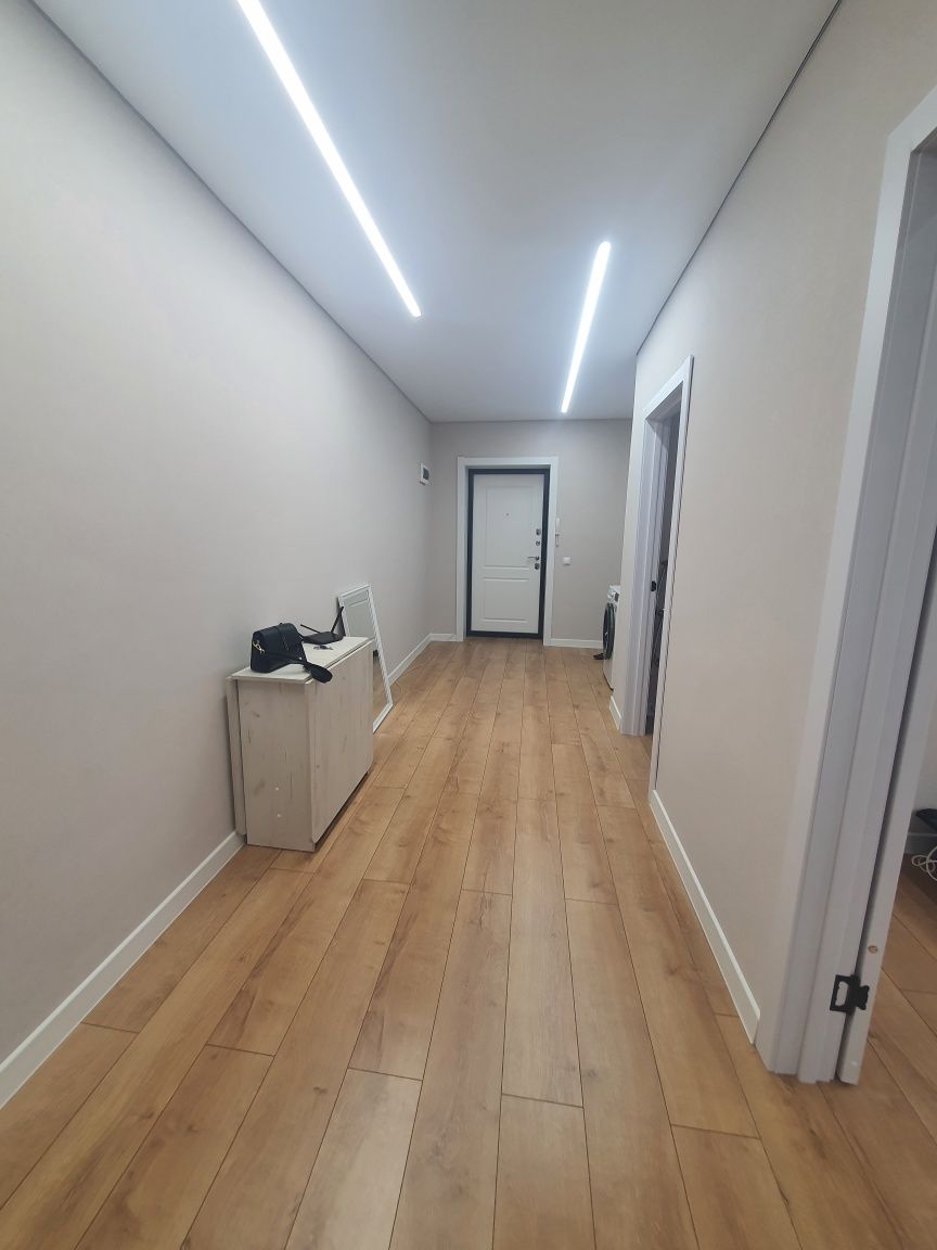 Продам 2 комнату.квартиру в 19 мкр. Новострой