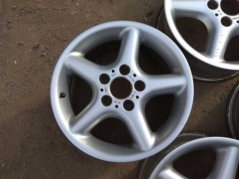 Продам оригинальные легкосплавные диски "Cromodora" на БМВ 3.