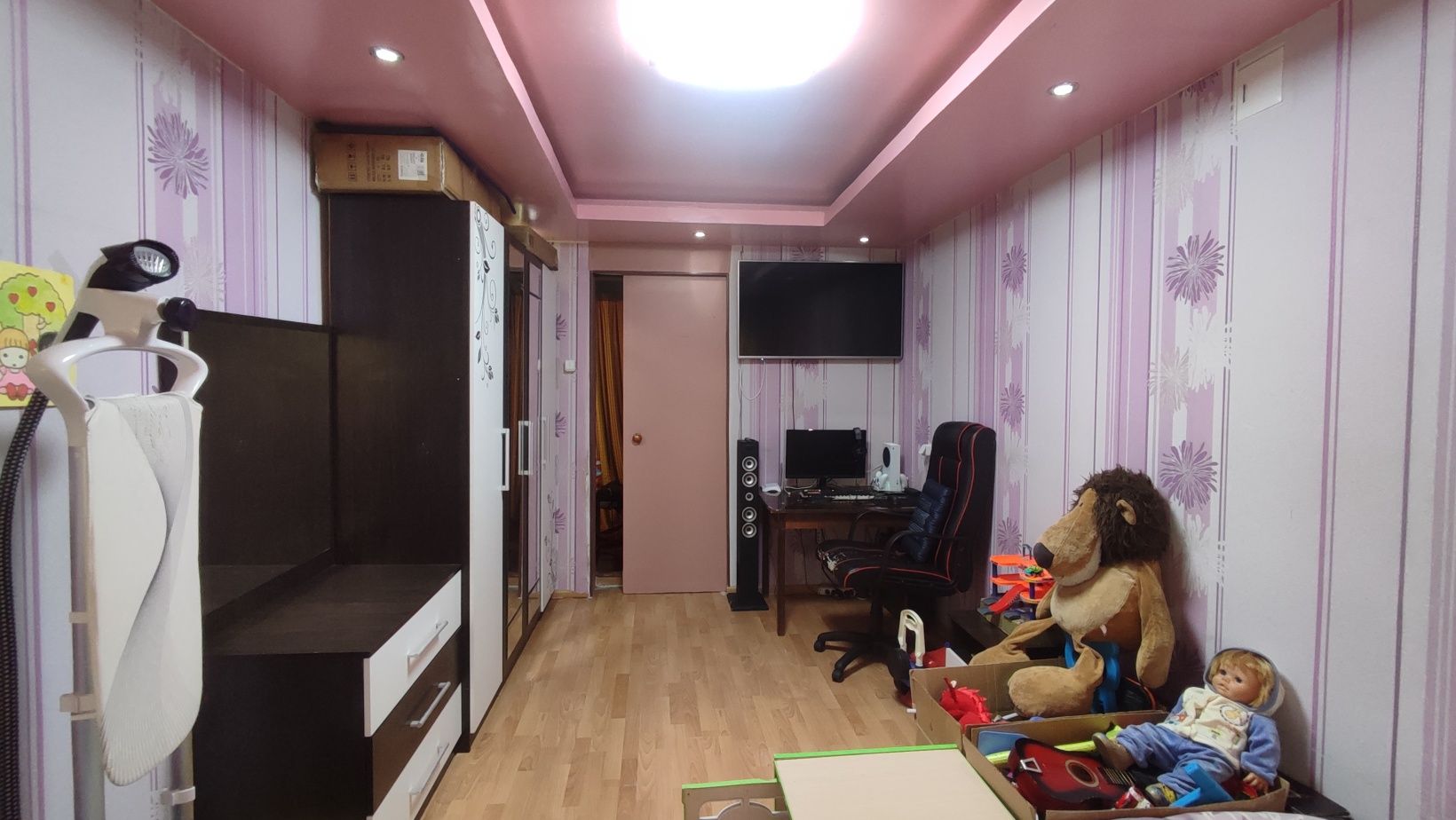 Продам квартиру в Пришахтинске