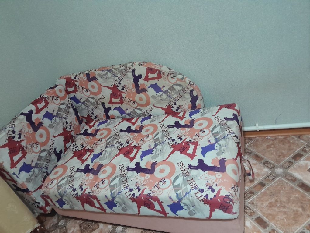Продам дет диван кровать б/у в хорошем состоянийшем состояний