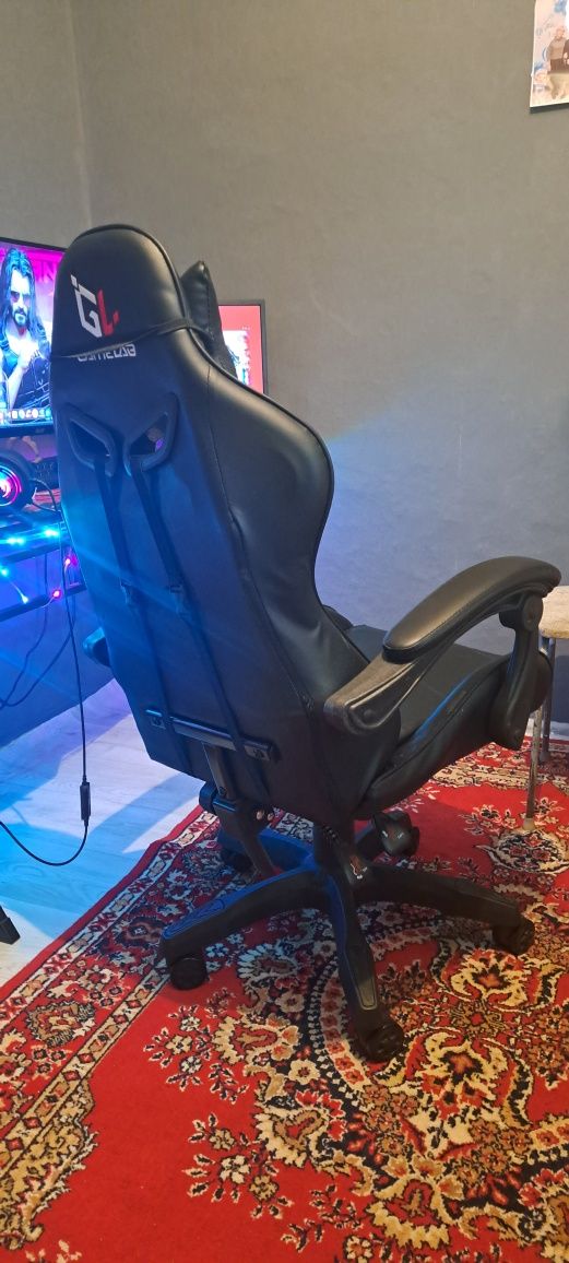 игровое кресло черный