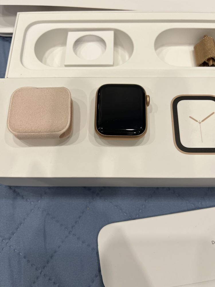 Часы  женские apple watch  4 серии