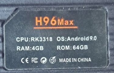На Смарт приставку пульт, блок питания, шнур HDMI