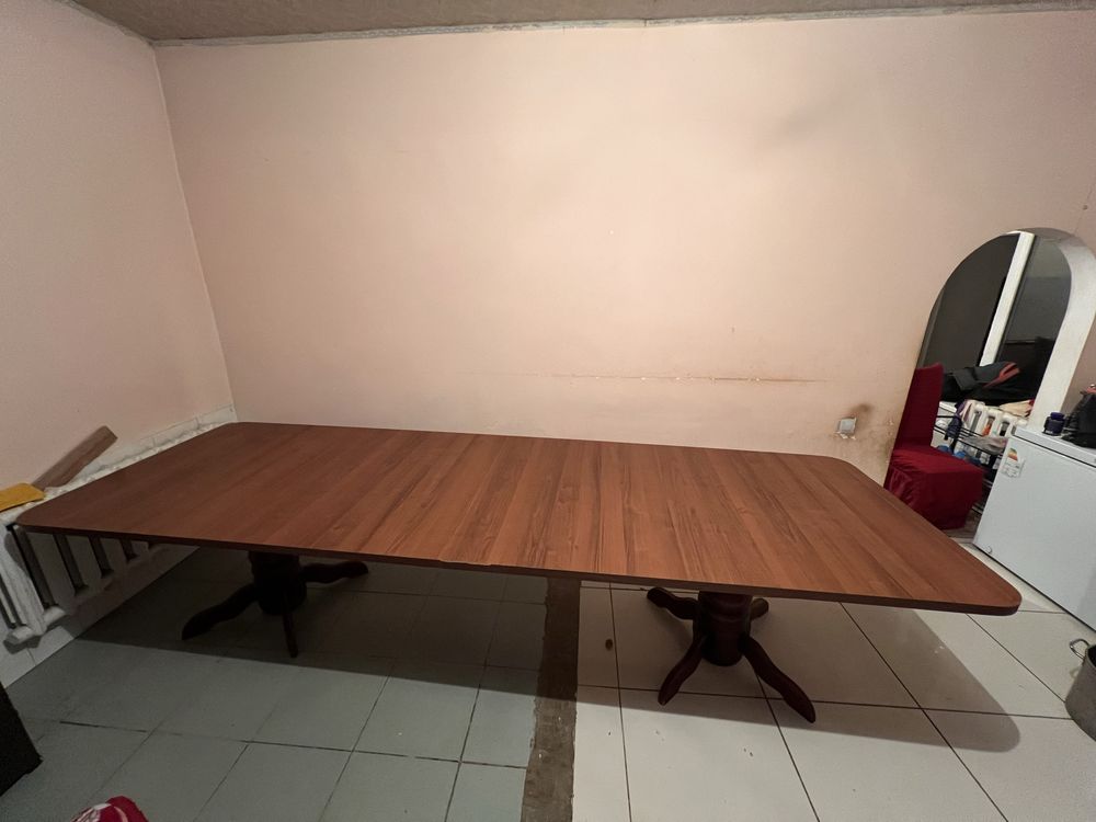 Продам стол и стулья