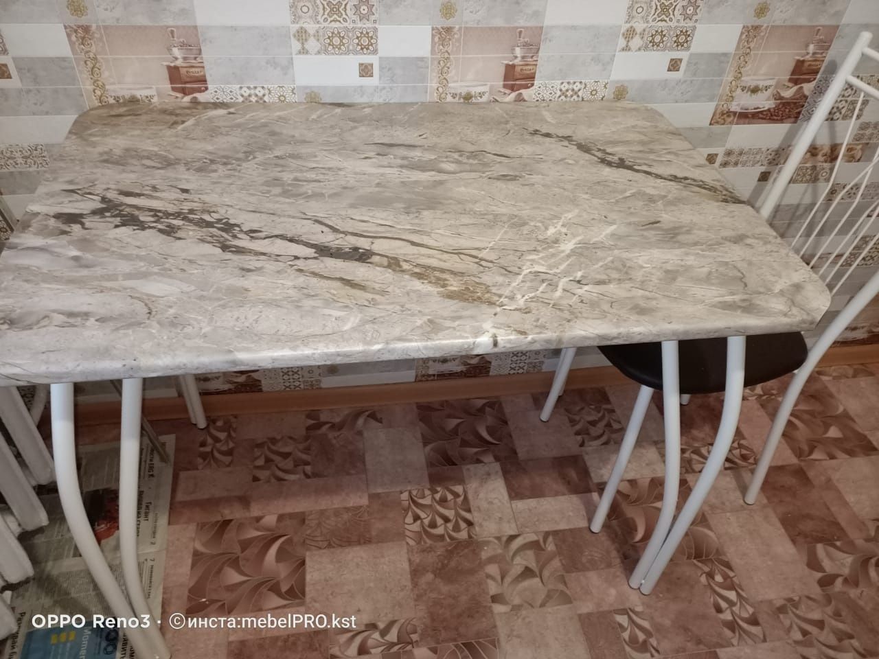 Продам кухонный стол