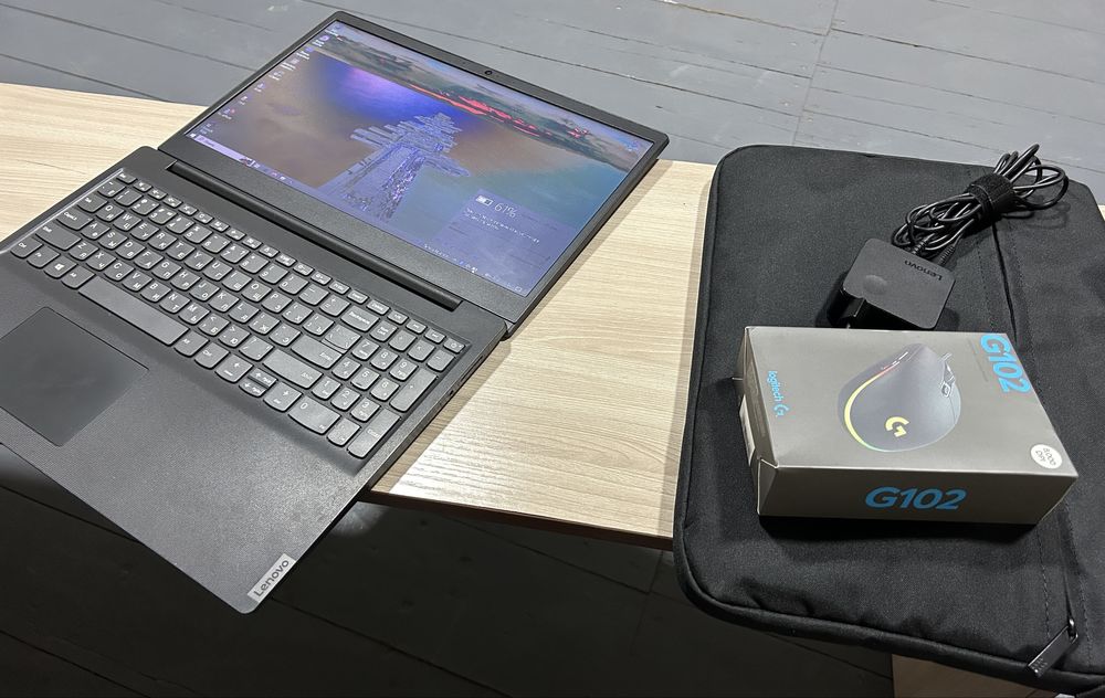 Ноутбук Lenovo SSD в новом состояний в полном комплекте