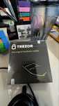 Trezor one, новый в упаковке.