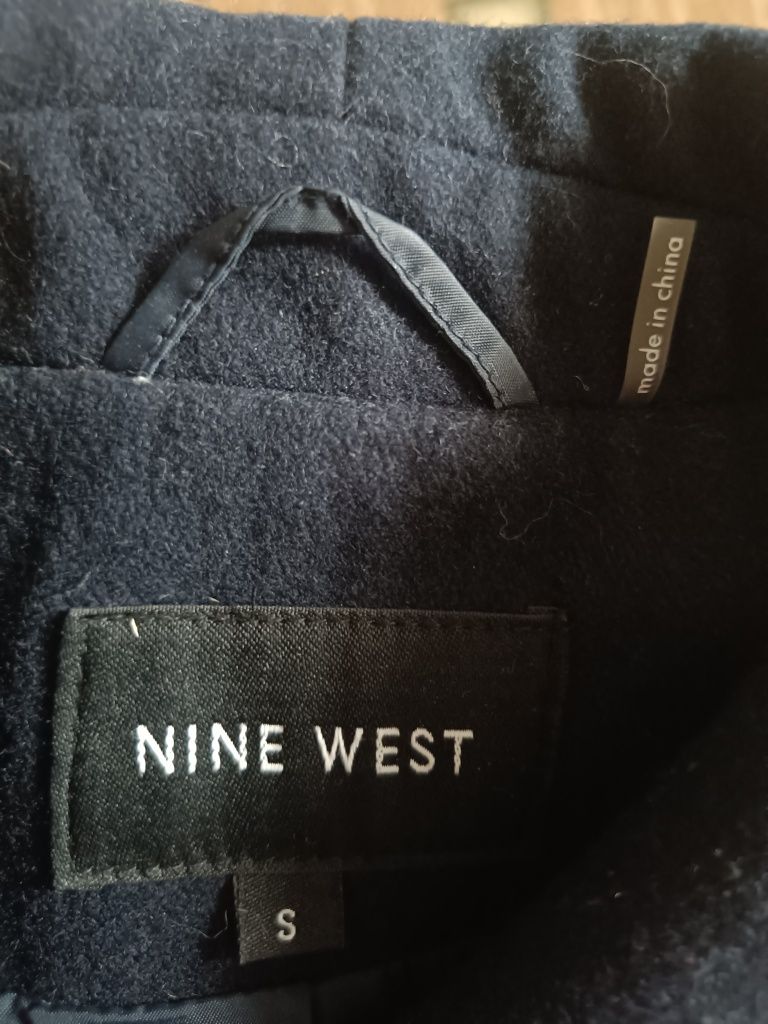 Полупальто женское Nine West. Размер S.