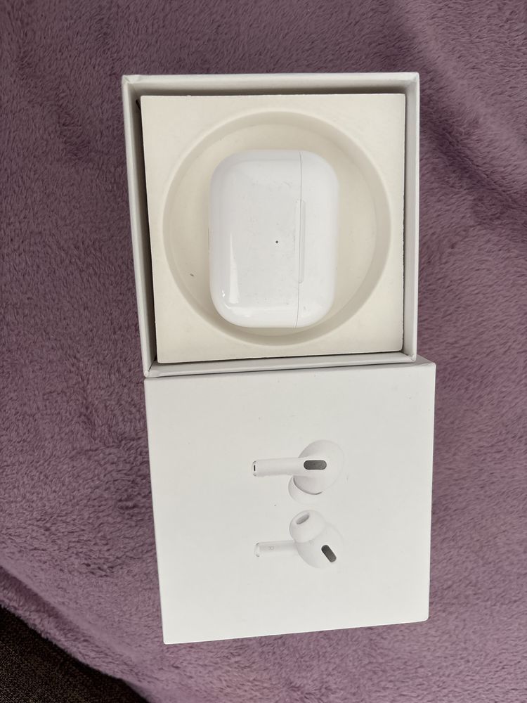 Airpods pro в хорошем состояниии