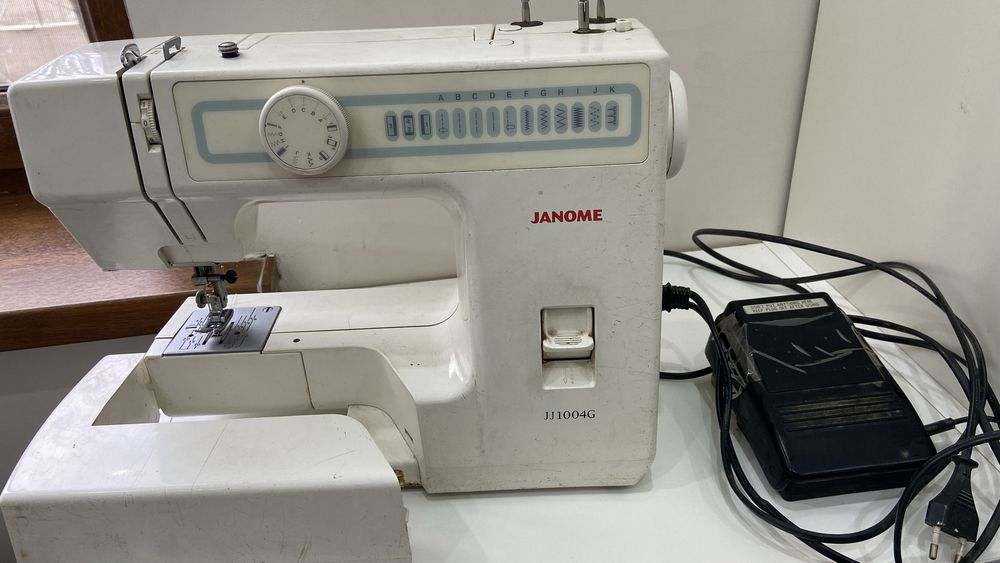 Швейный машинка ,janome