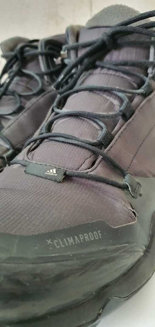 Оригинальные зимние кроссовки Adidas Terrex. Размер 46