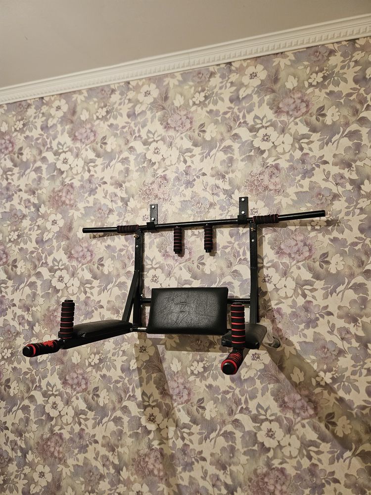 Продам турник тренажер