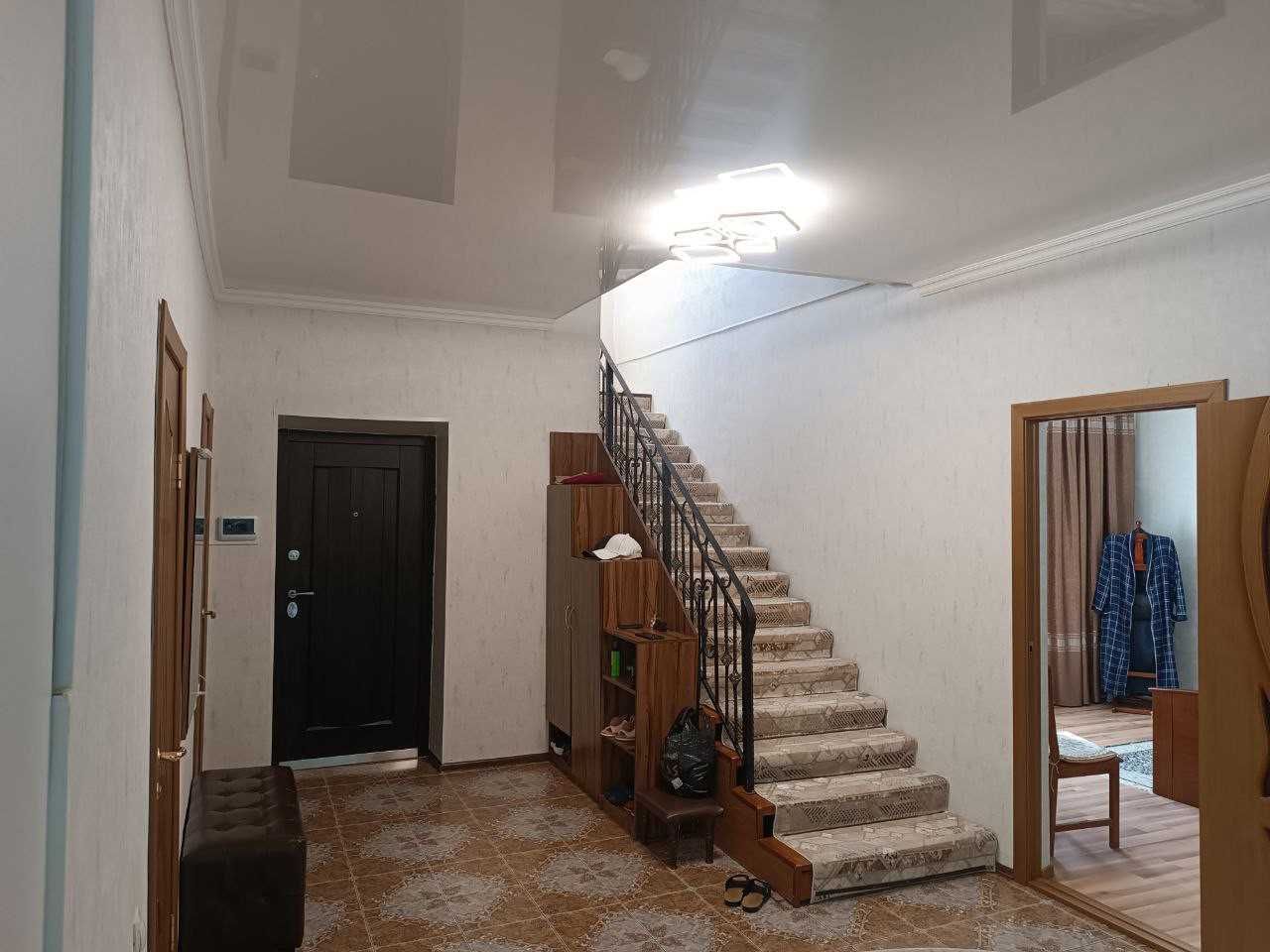 Продам коттедж в районе Плазы