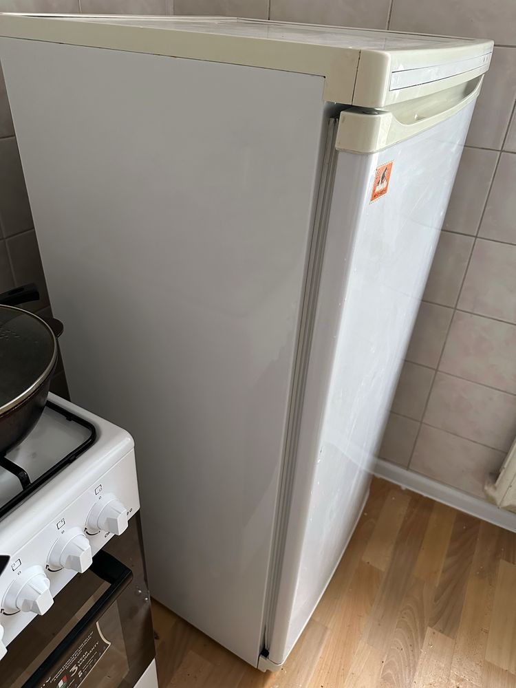Продам б/у холодильник в хорошем рабочем состоянии.