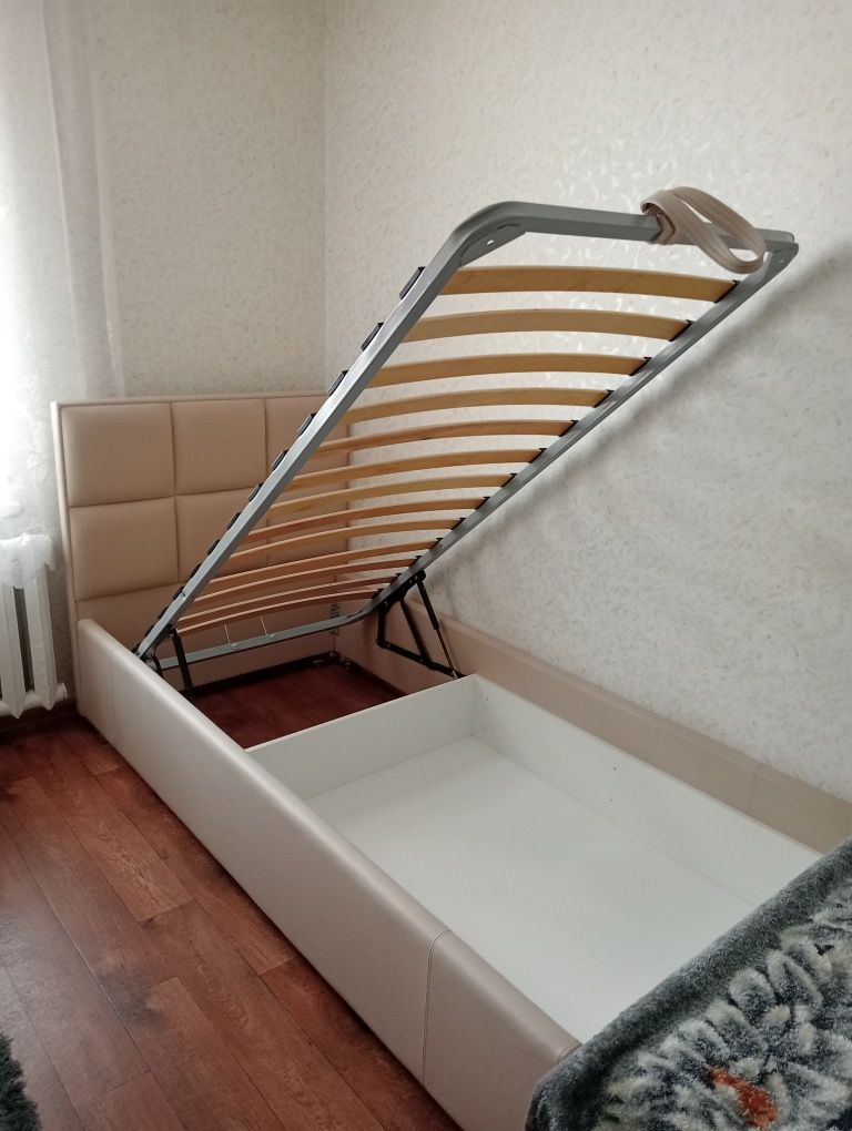Кровать новая с подъёмным механизмом + короб для белья + матрас ортопе