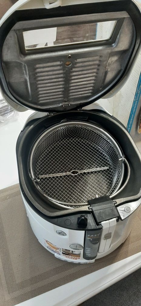 Фритюрница бытовая DeLonghi