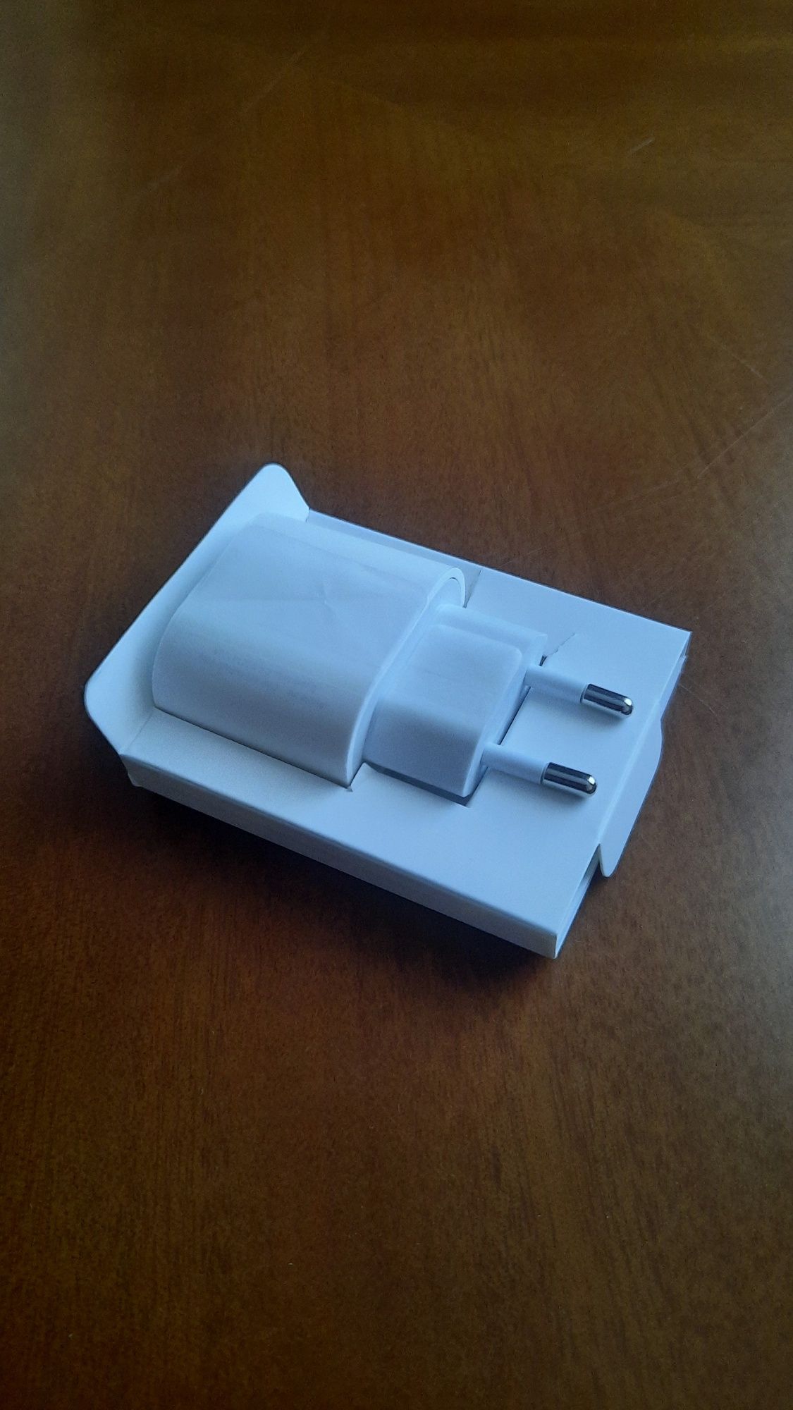 Новая зарядка Apple 20W