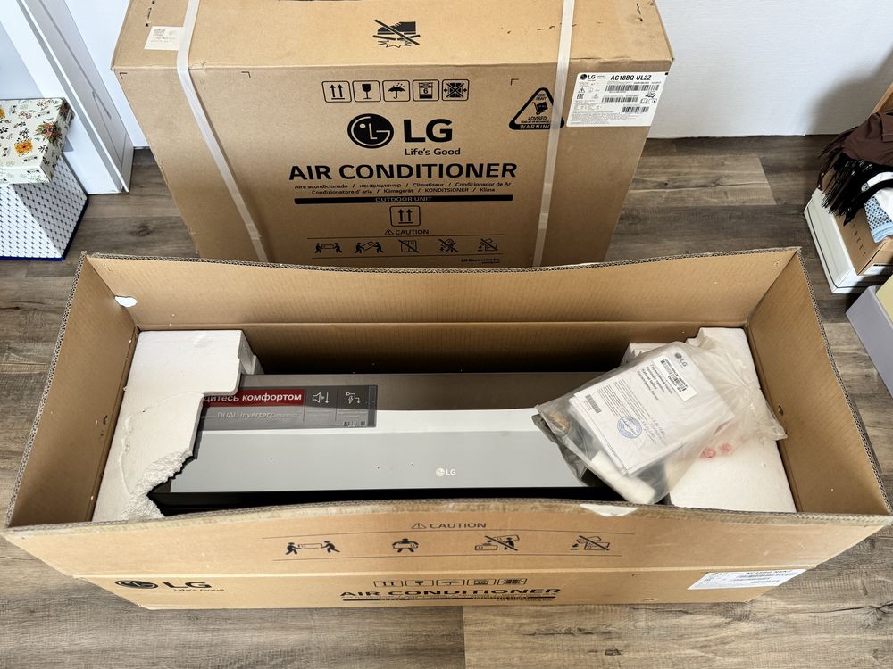 Кондиционер LG ARTCOOL Mirror AC18BK