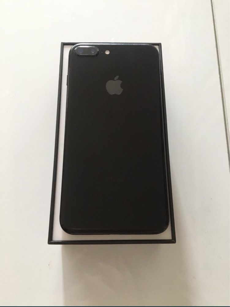 Продам Iphone 7+,128гб,в хорошем состоянии.Всё в комплект входит.
