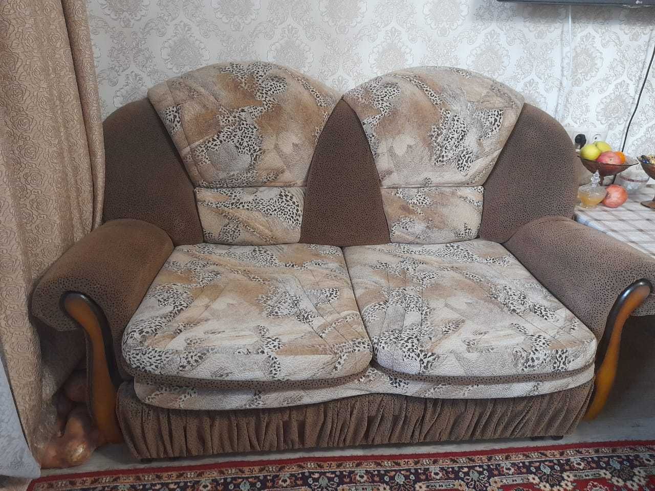 мягкая мебель два дивана и кресло