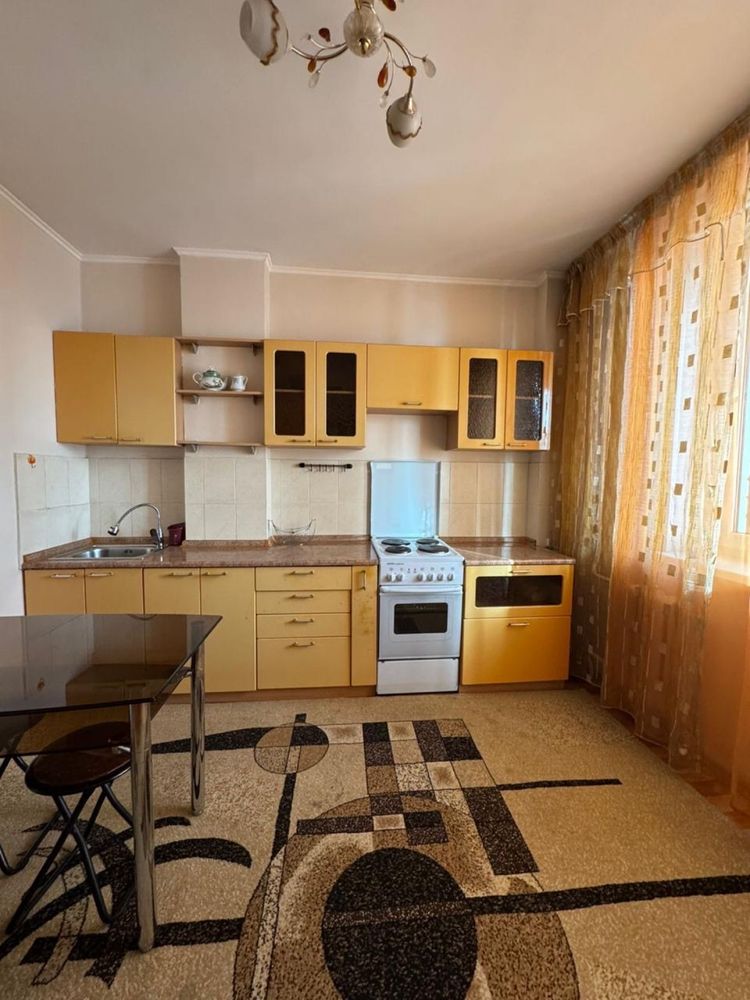 Продам 1ком Евразия