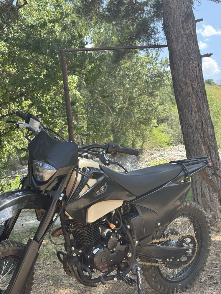 Продам эндуро evo r1 почти новый