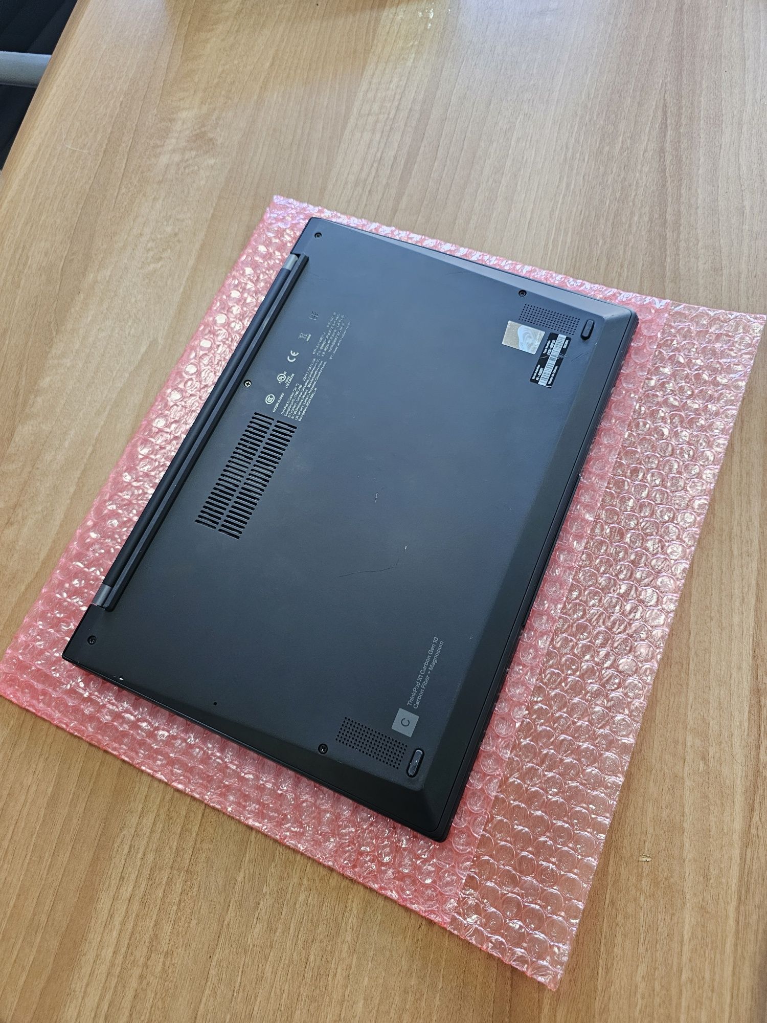 Lenovo ThinkPad X1 Carbon Gen 10 i7-1270P 32/1TB 14 FHD+ Touch