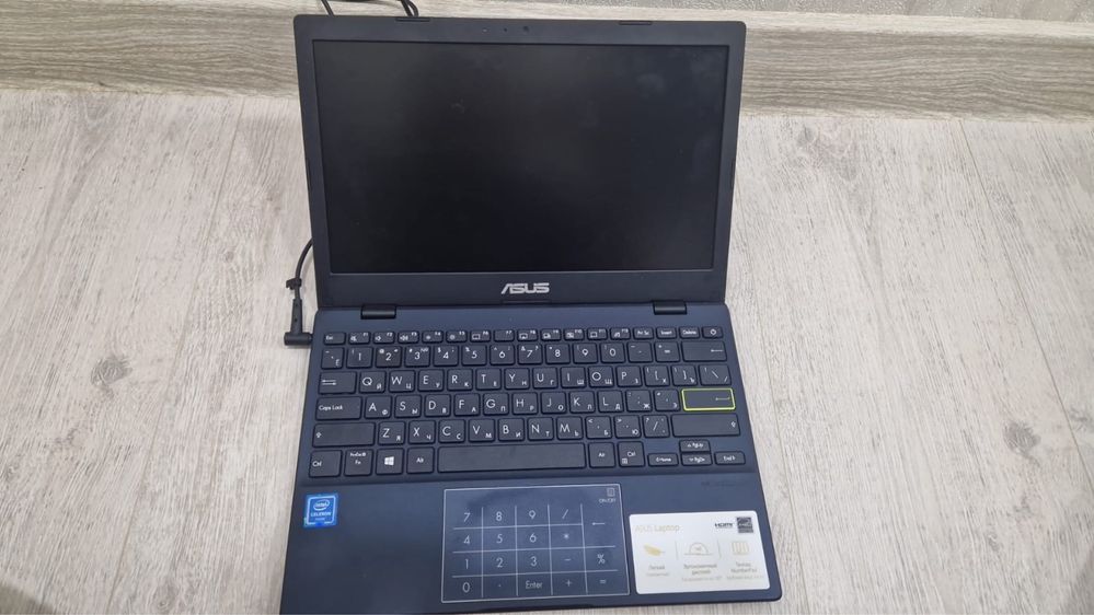 Нэтбук ASUS E210M
