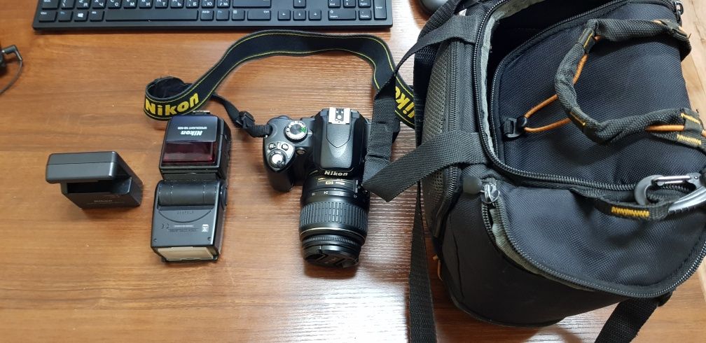 Nikon D60 зеркальный фотоаппарат