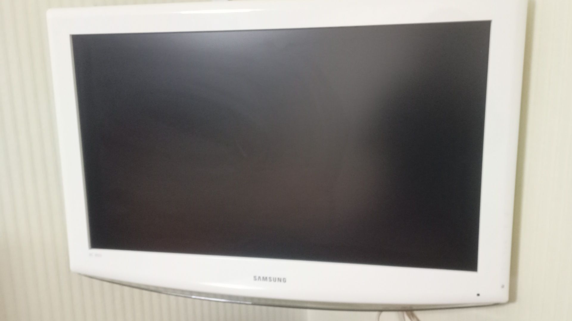 ТВ Samsung б/у неработает
