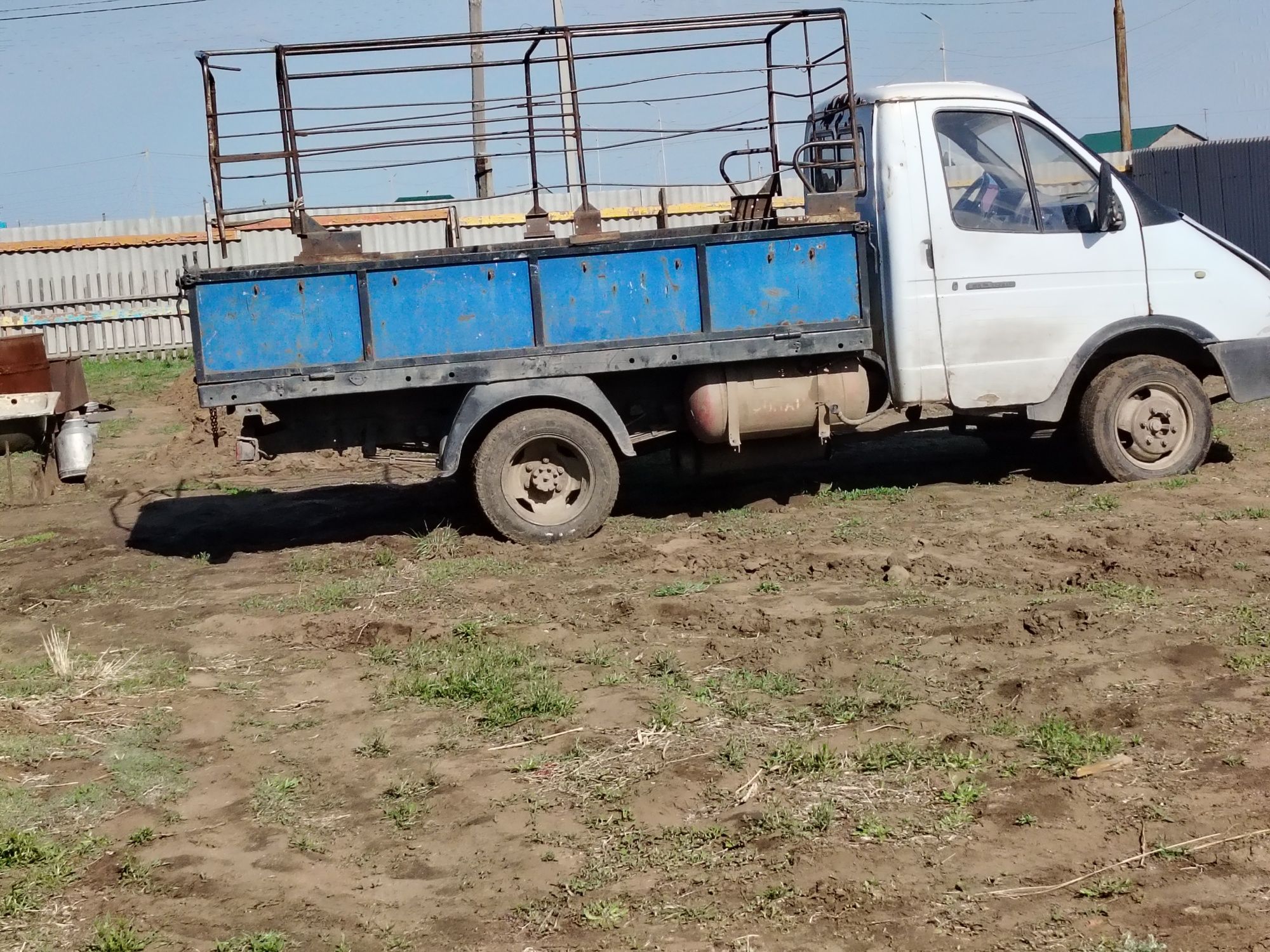 Продам Газель 2002 + запасной борт 3.5 метра