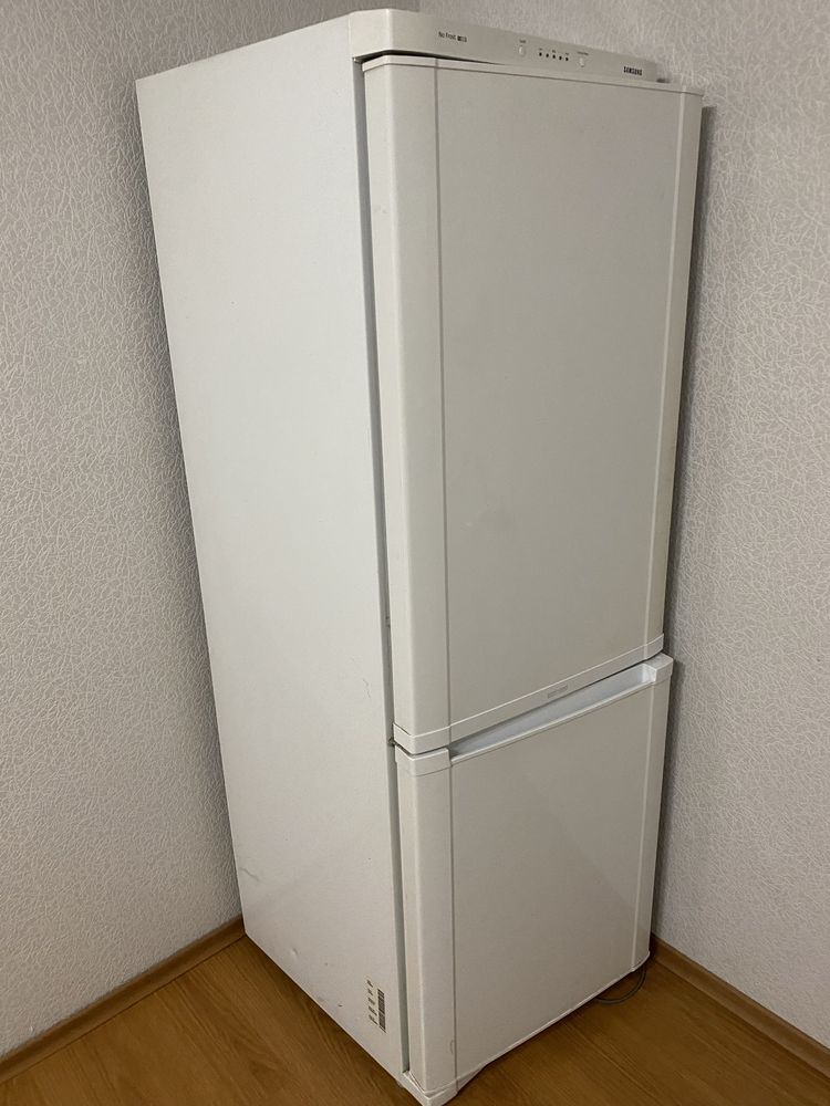 Холодильник Samsung бу 30000