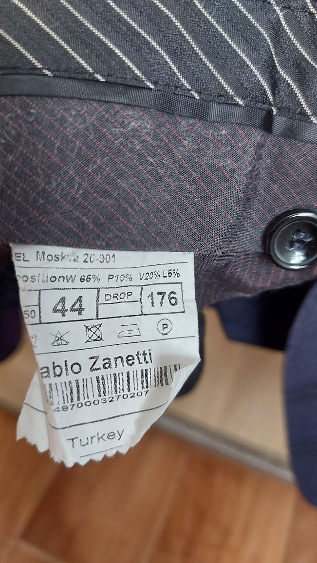 Продам мужской костюм, 44 размер