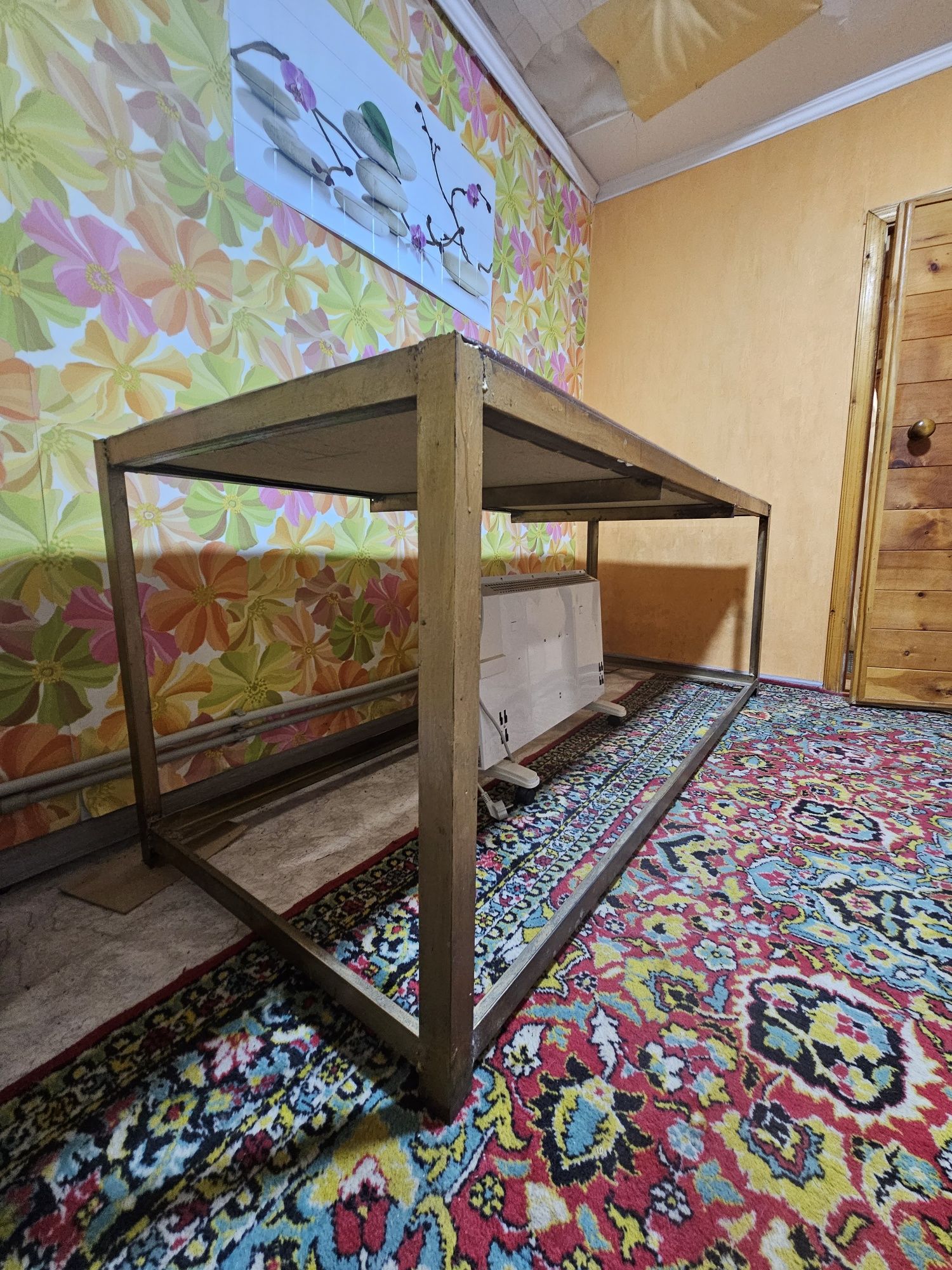 Стол, для массажа подойдёт