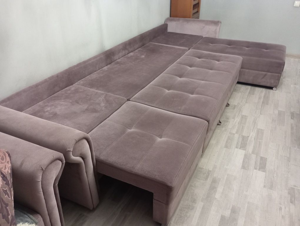 Продаю диван и кресло.