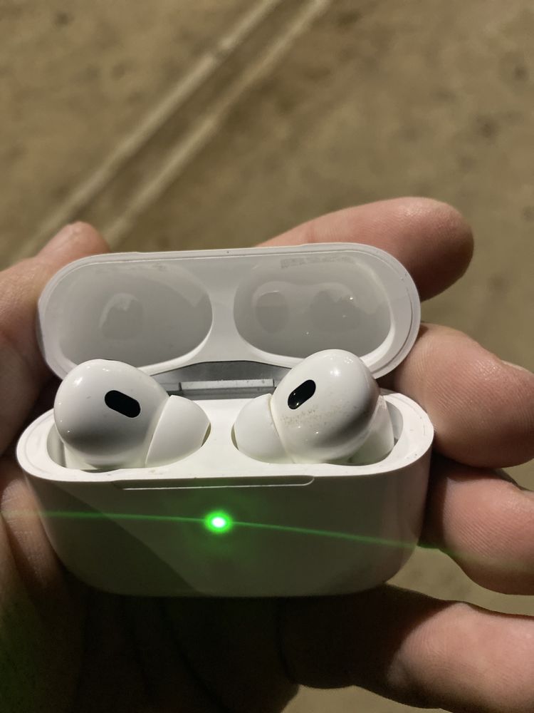 Продам AirPodsPro 1