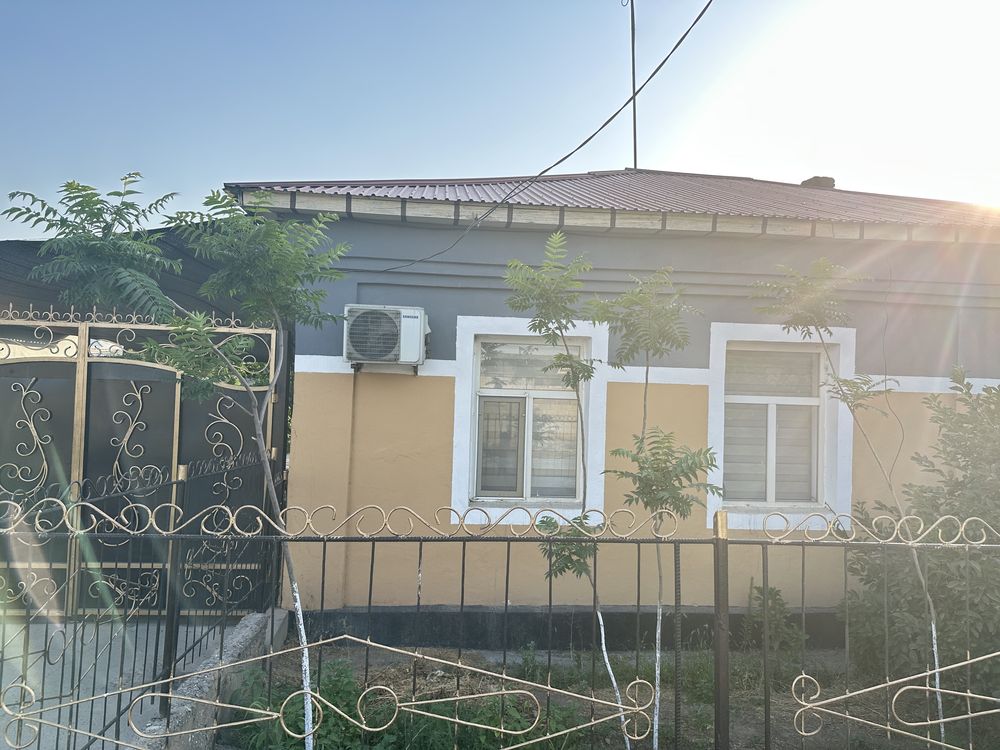 Срoчна уй сатылады,Орталыкта орналаскан,барлык условиясы бар.
