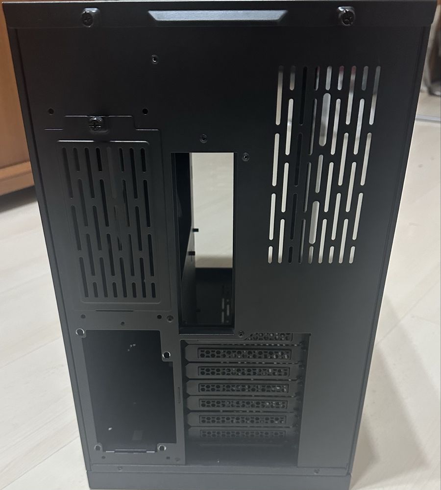 Корпус Lian Li O11 Dynamic