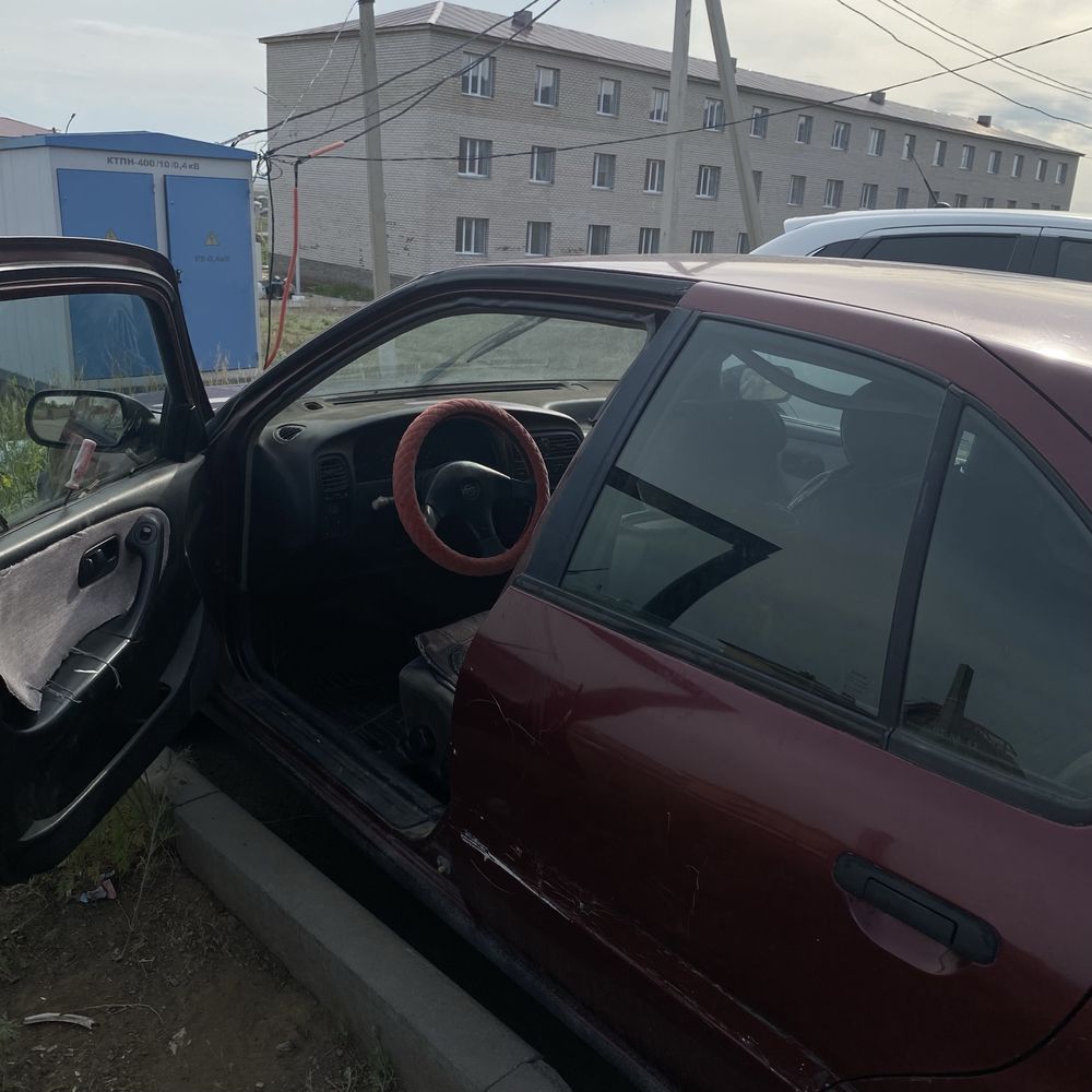 Продом машину Nissan Primera 2.0 SLX