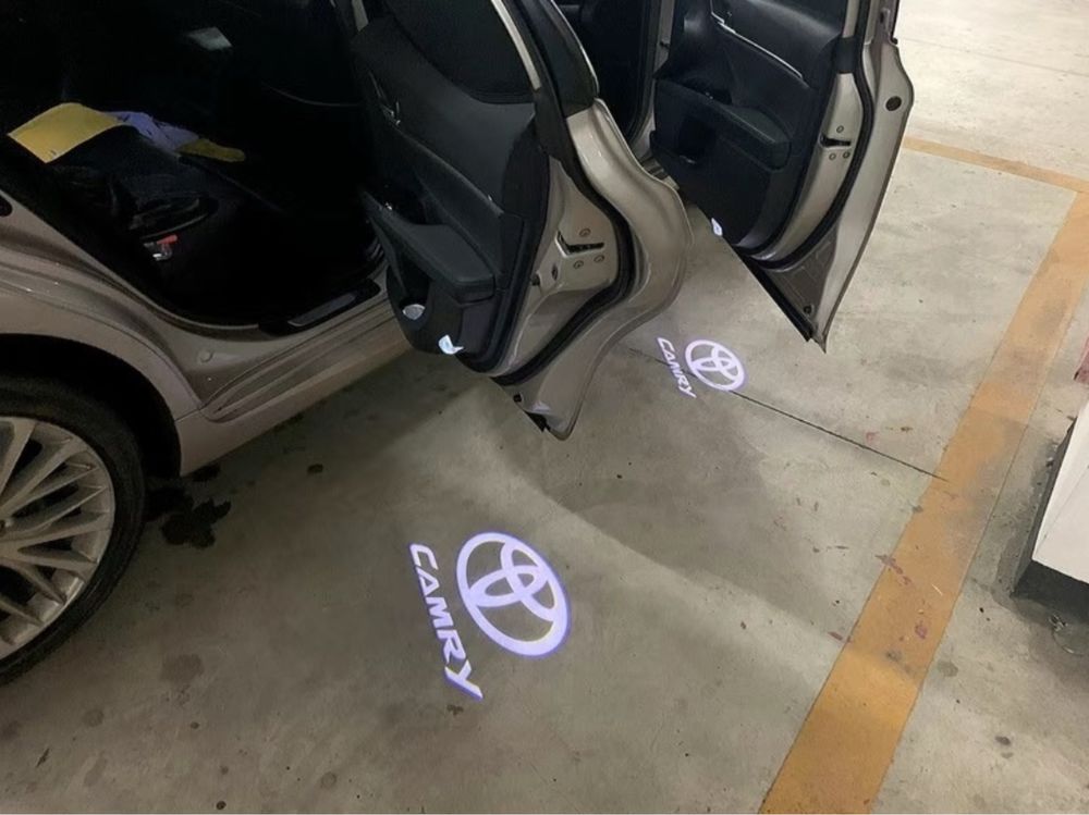 Подсветка на двери для toyota camry