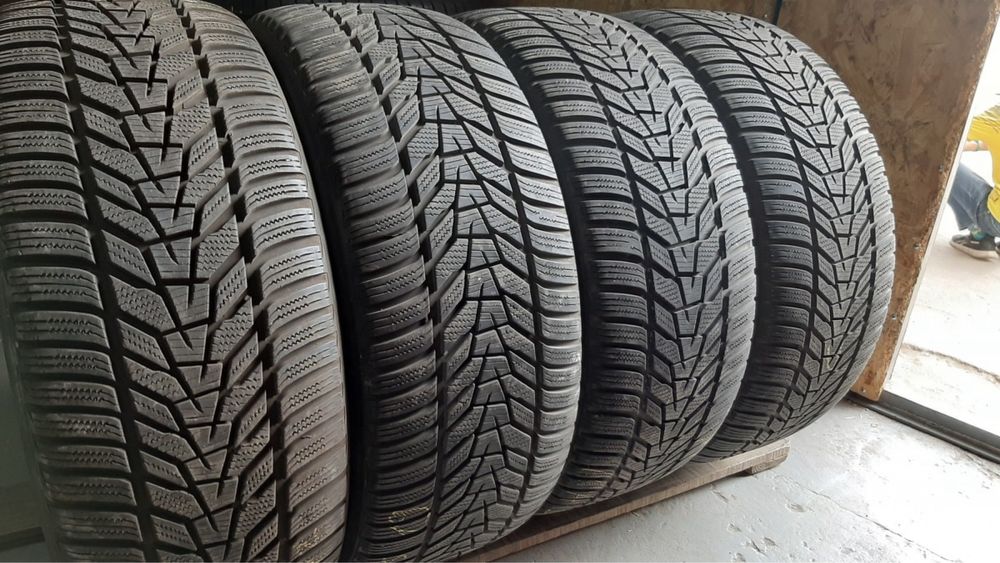 Hankook Winter i*cept iZ 2 W616 225/45 R17 94T без шипов
